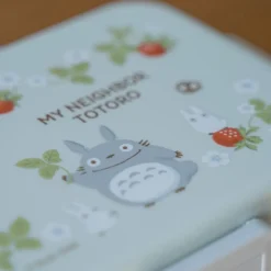 Maison Ghibli Kitchenware-Lunch Box 4 Locks 650Ml Rasberry Collection - My Neighbor Totoro