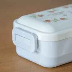 Maison Ghibli Kitchenware-Lunch Box 4 Locks 530Ml Rasberry Collection - My Neighbor Totoro