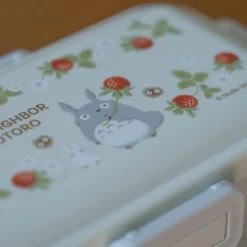 Maison Ghibli Kitchenware-Lunch Box 4 Locks 530Ml Rasberry Collection - My Neighbor Totoro