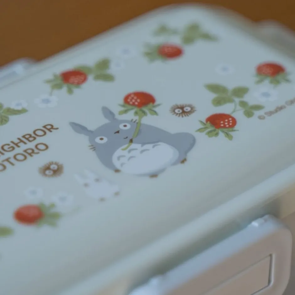 Maison Ghibli Kitchenware-Lunch Box 4 Locks 530Ml Rasberry Collection - My Neighbor Totoro