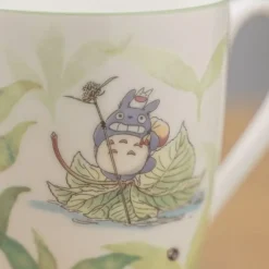 Maison Ghibli Kitchenware-Mug Totoro On A Leaf - My Neighbor Totoro