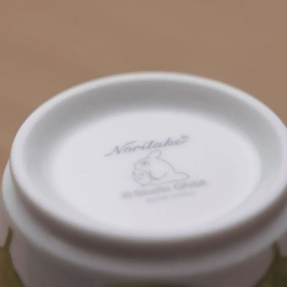 Maison Ghibli Kitchenware-Mug Totoro On A Leaf - My Neighbor Totoro