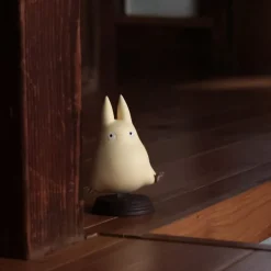Maison Ghibli Statues-Small Totoro Running Pocket Statue - My Neighbor Totoro